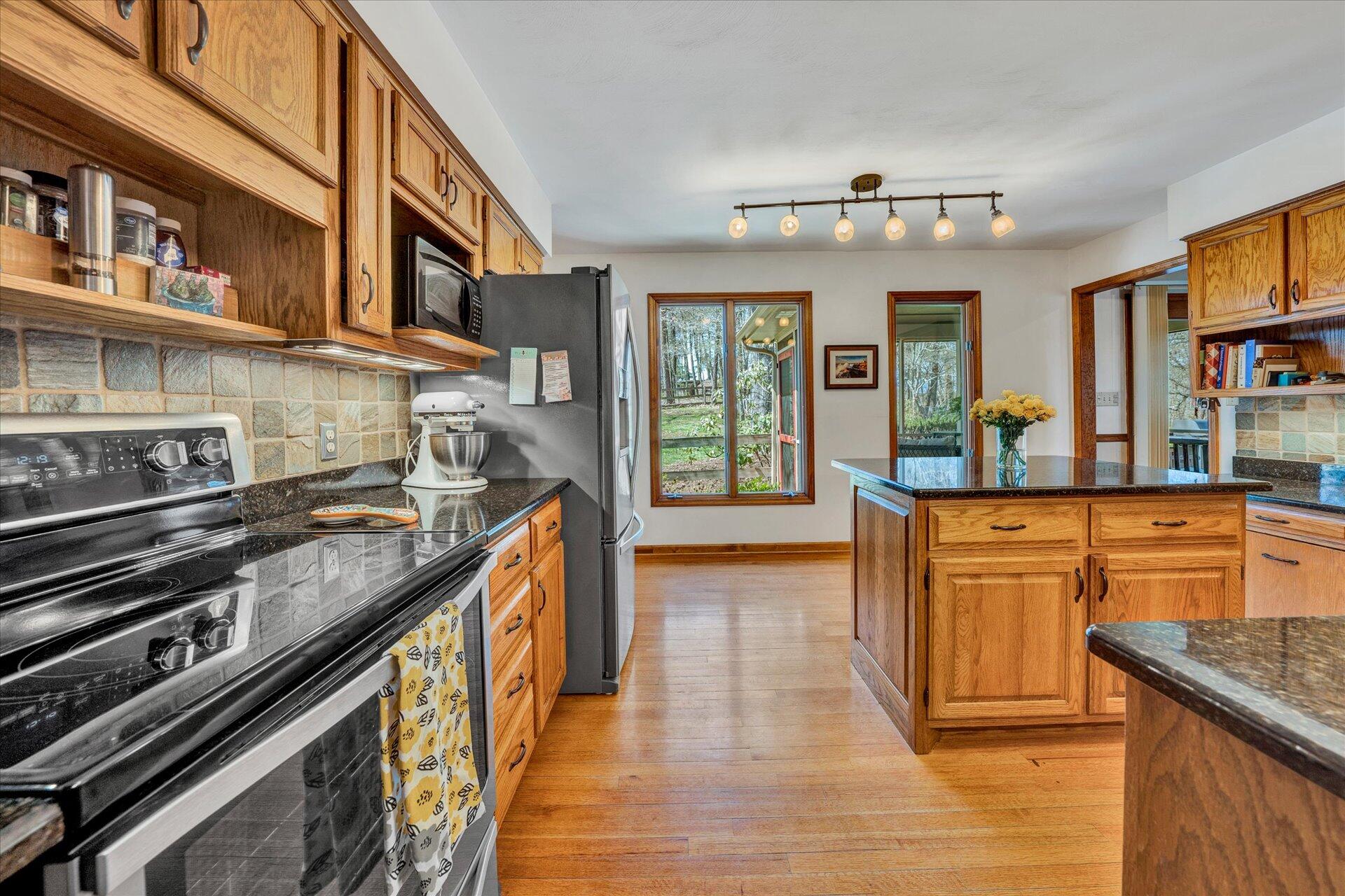 184 Sprinkle Road Fincastle, VA 24090 - Photo 26 of 66 25-DSC00064