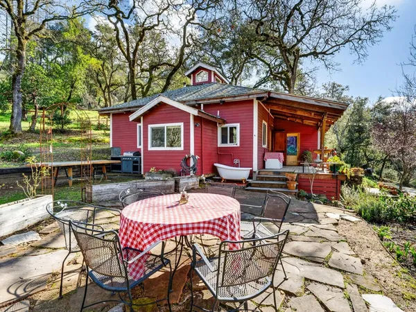 $2,100,000 | 11641 Highway 128, Healdsburg, CA 95448