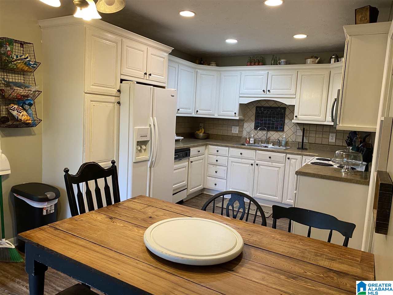 902 Cherokee Trail Anniston, AL 36206 - Photo 9 of 23