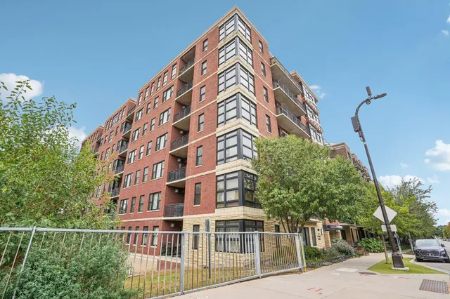 $2,895 | 401 North 2nd Street, Unit 317, Minneapolis, MN 55401