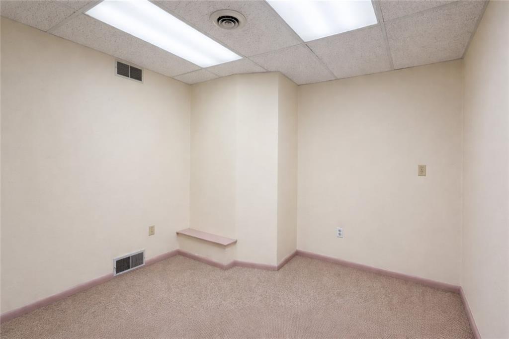 235 Longfellow Street Vandergrift, PA 15690 - Photo 4 of 8