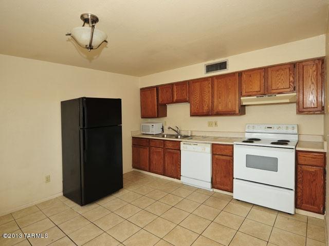 1043 East Halcyon Road, Unit 16 Tucson, AZ 85719 - Photo 8 of 21