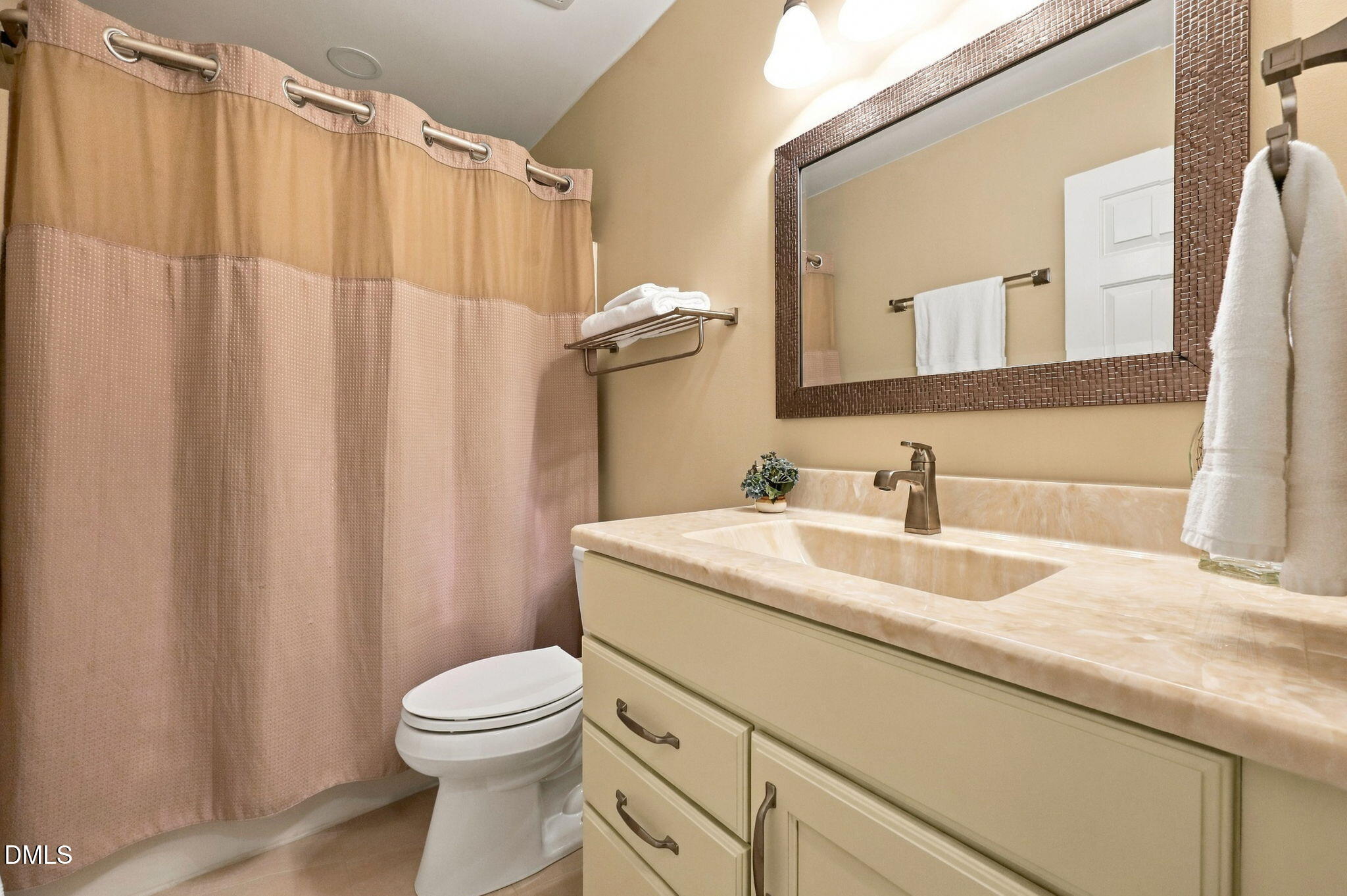 6412 Meadow View Drive Raleigh, NC 27609 - Photo 21 of 30 Hall Full Bath