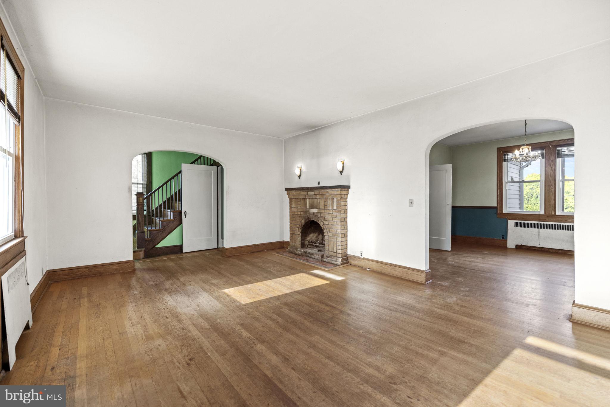 11101 Montgomery Road Beltsville, MD 20705 - Photo 17 of 38 Living Room