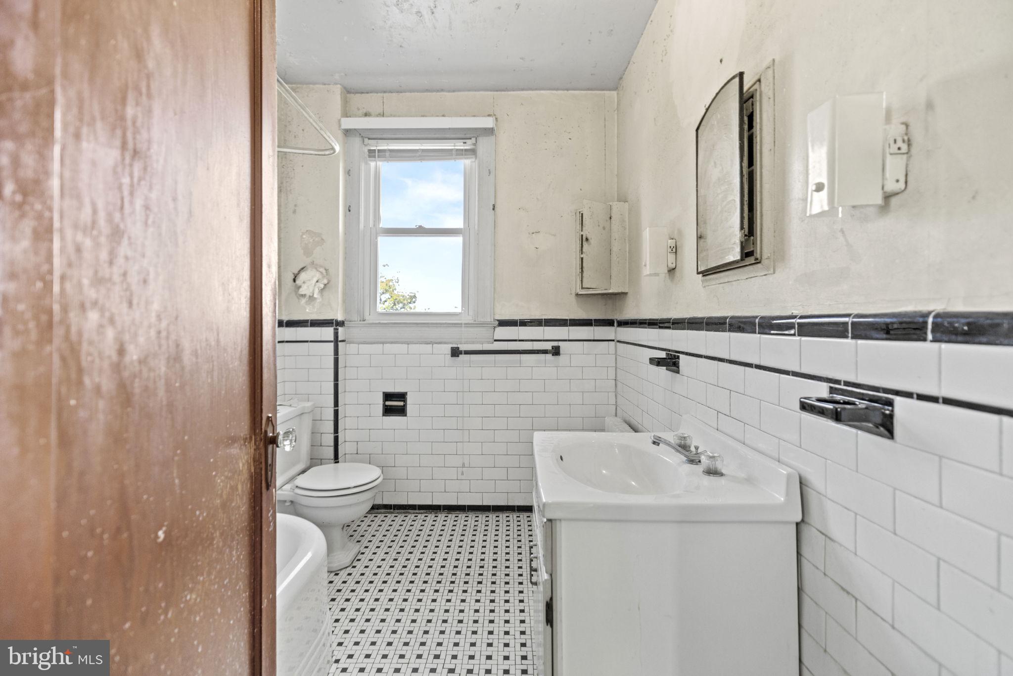 11101 Montgomery Road Beltsville, MD 20705 - Photo 21 of 38 Full bath