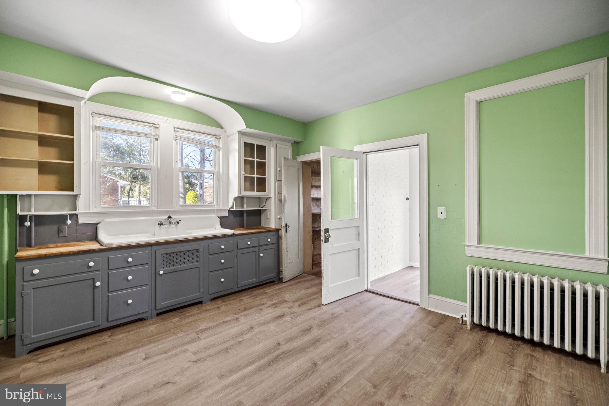 11101 Montgomery Road Beltsville, MD 20705 - Photo 10 of 38 Kitchen