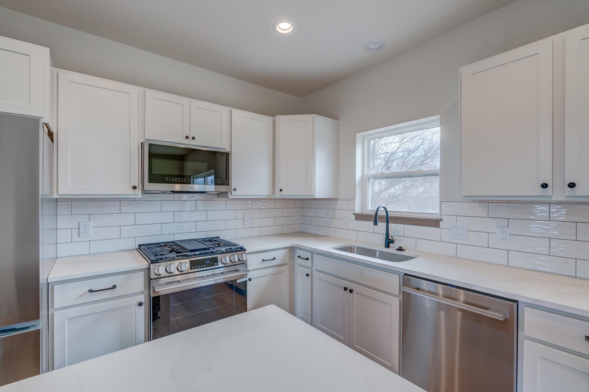 103 Graelyn Barneveld, WI 53507 - Photo 11 of 35