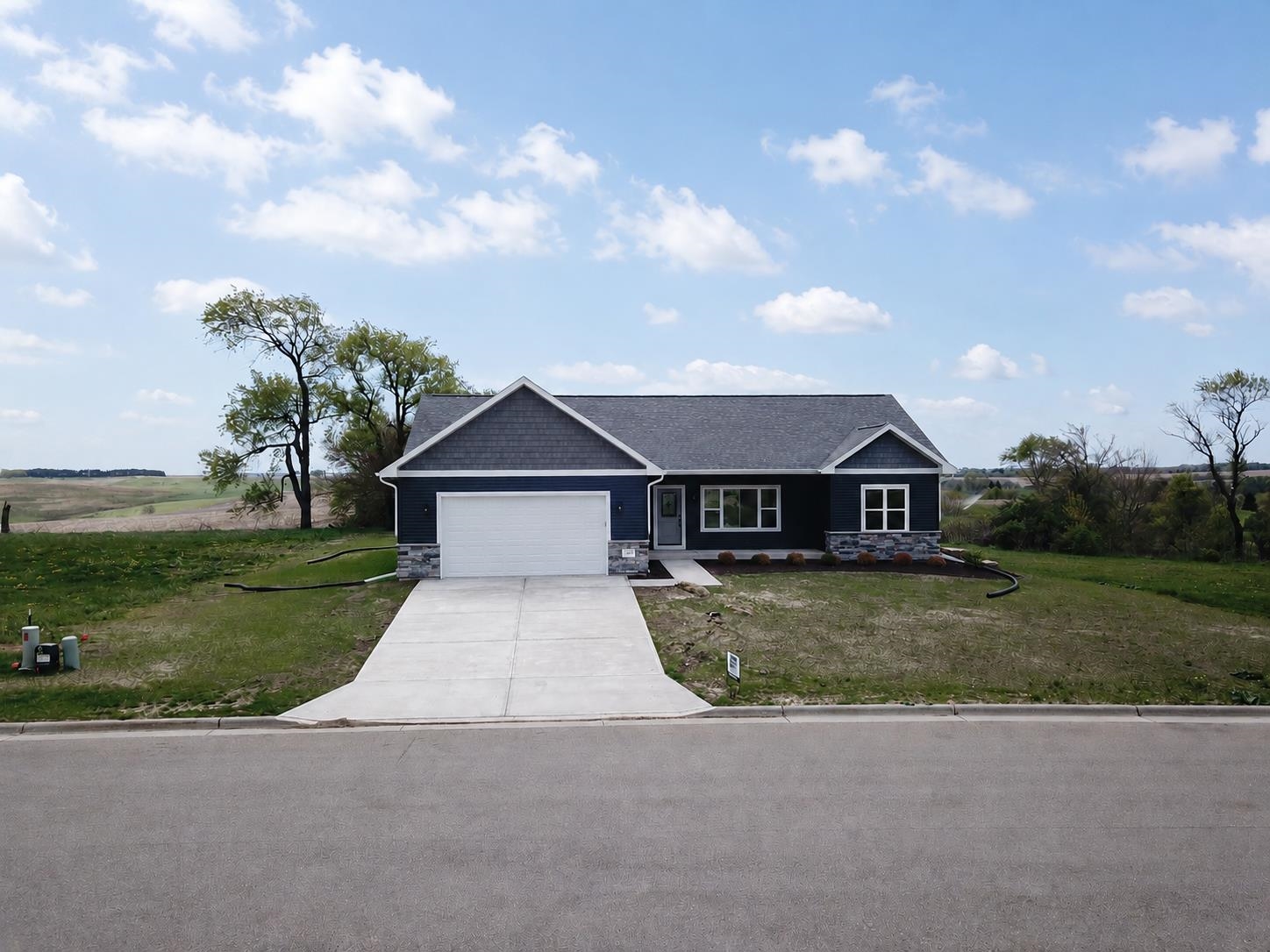 103 Graelyn Barneveld, WI 53507 - Photo 3 of 36