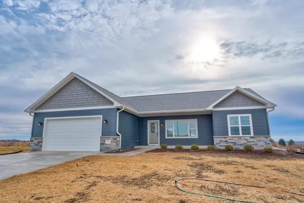 $565,000 | 103 Graelyn, Barneveld, WI 53507