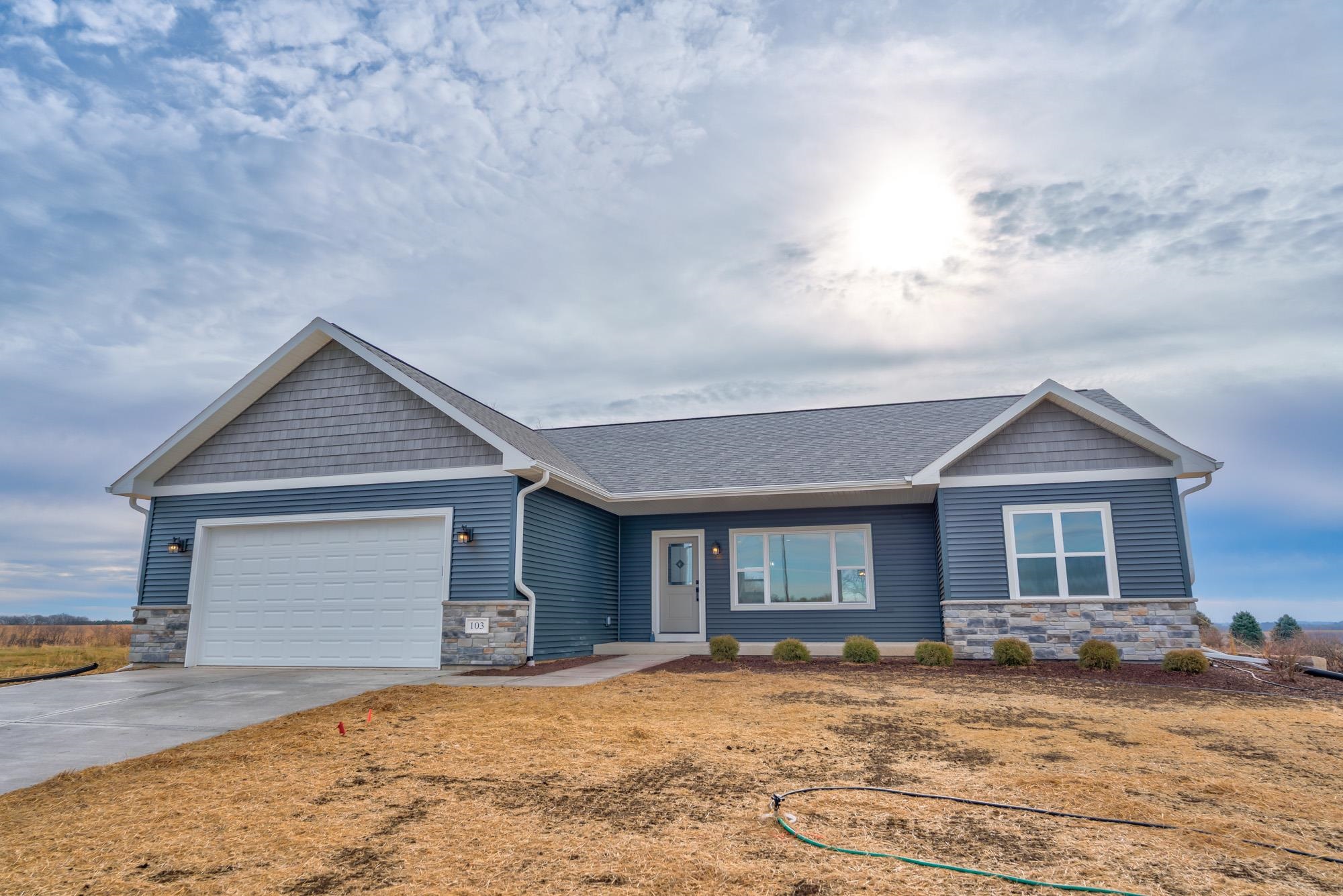 103 Graelyn Barneveld, WI 53507 - Photo 34 of 35