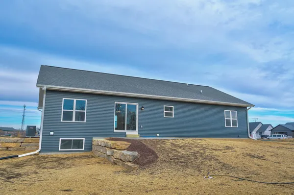 $565,000 | 103 Graelyn, Barneveld, WI 53507