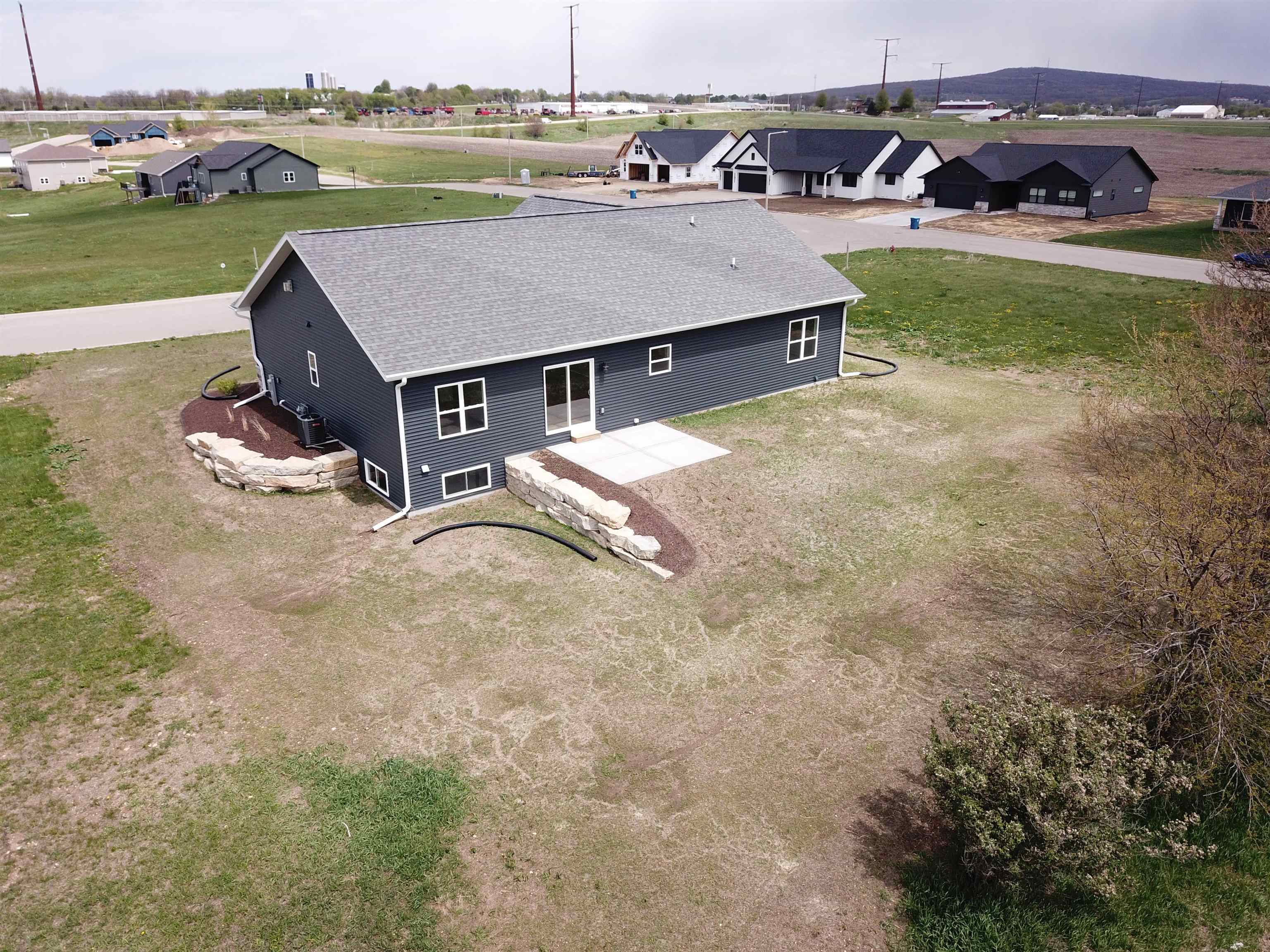 103 Graelyn Barneveld, WI 53507 - Photo 5 of 36