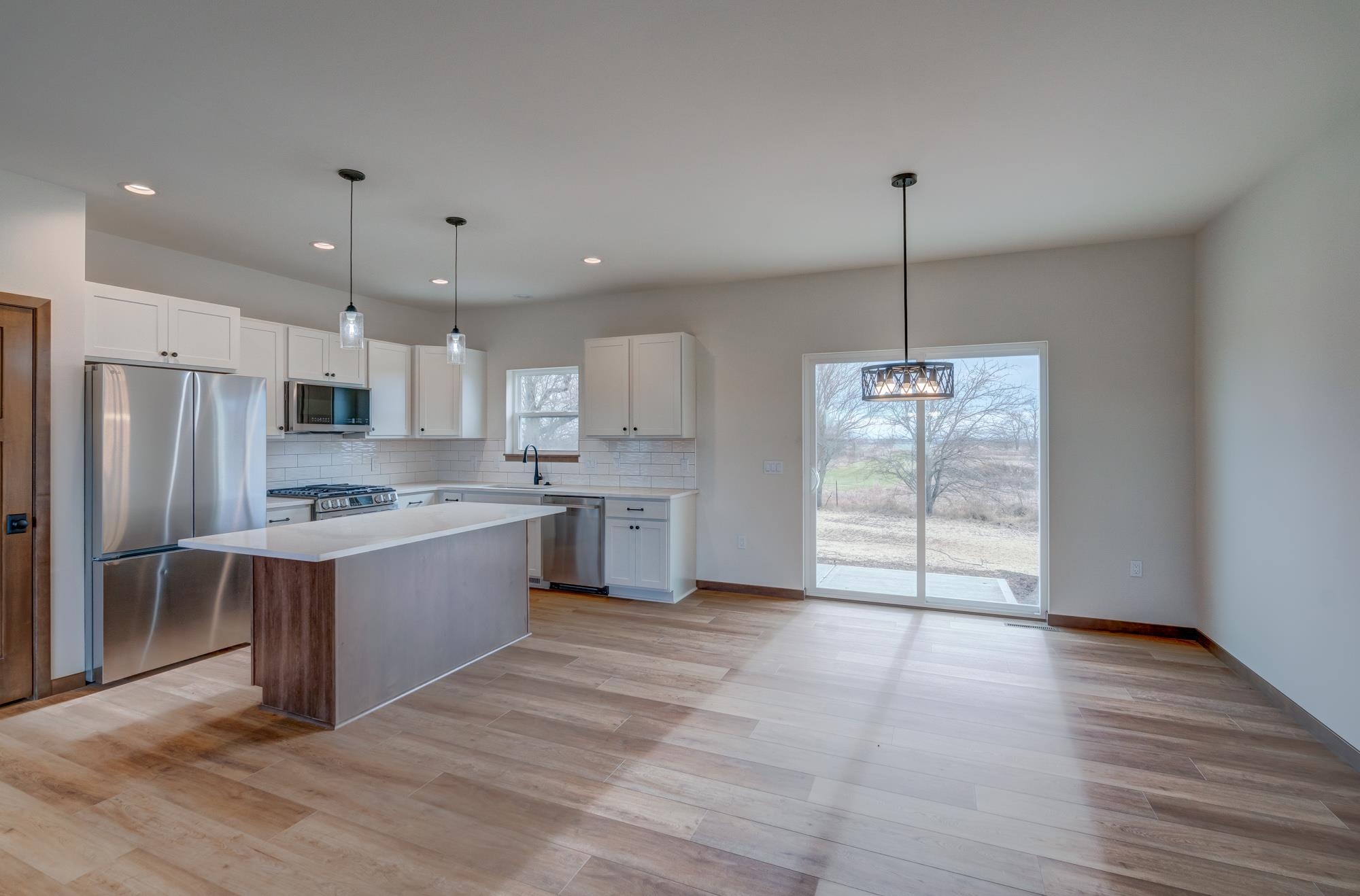 103 Graelyn Barneveld, WI 53507 - Photo 7 of 35