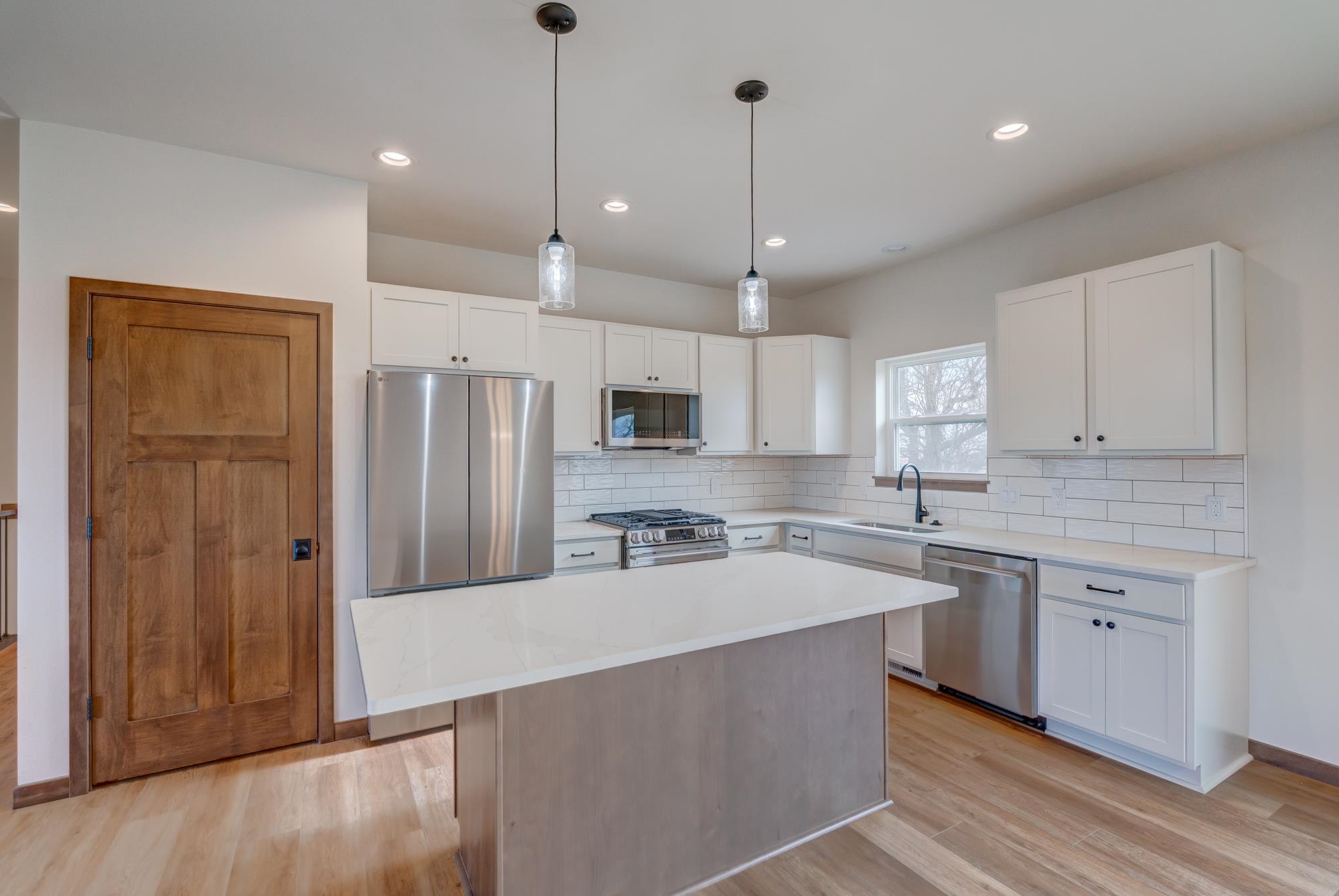 103 Graelyn Barneveld, WI 53507 - Photo 9 of 35