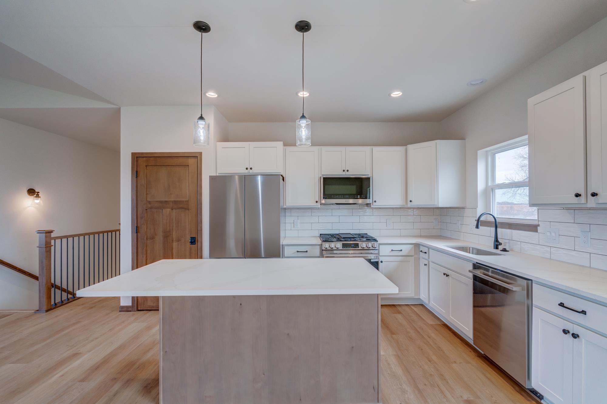 103 Graelyn Barneveld, WI 53507 - Photo 10 of 35