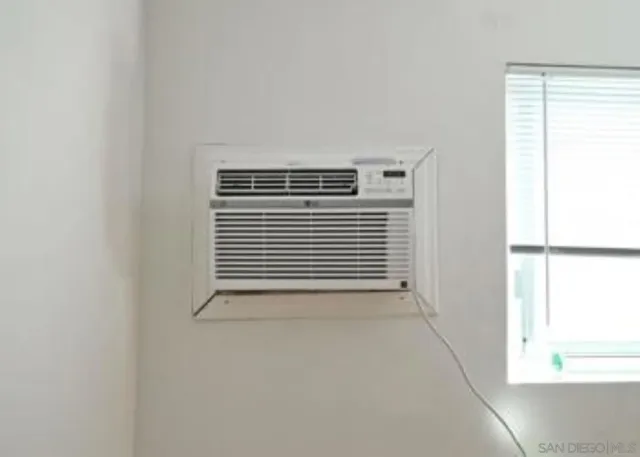 $2,400 | 4262 Wilson Avenue, Unit 6, San Diego, CA 92104