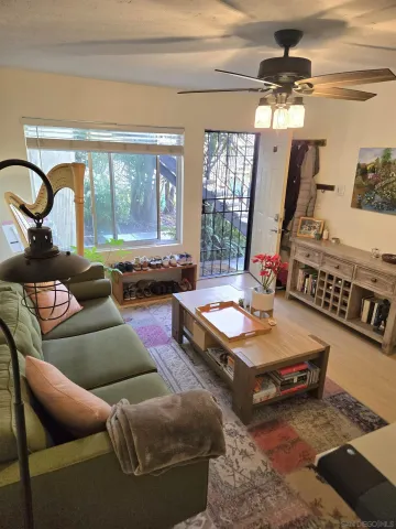 $2,400 | 4262 Wilson Avenue, Unit 6, San Diego, CA 92104