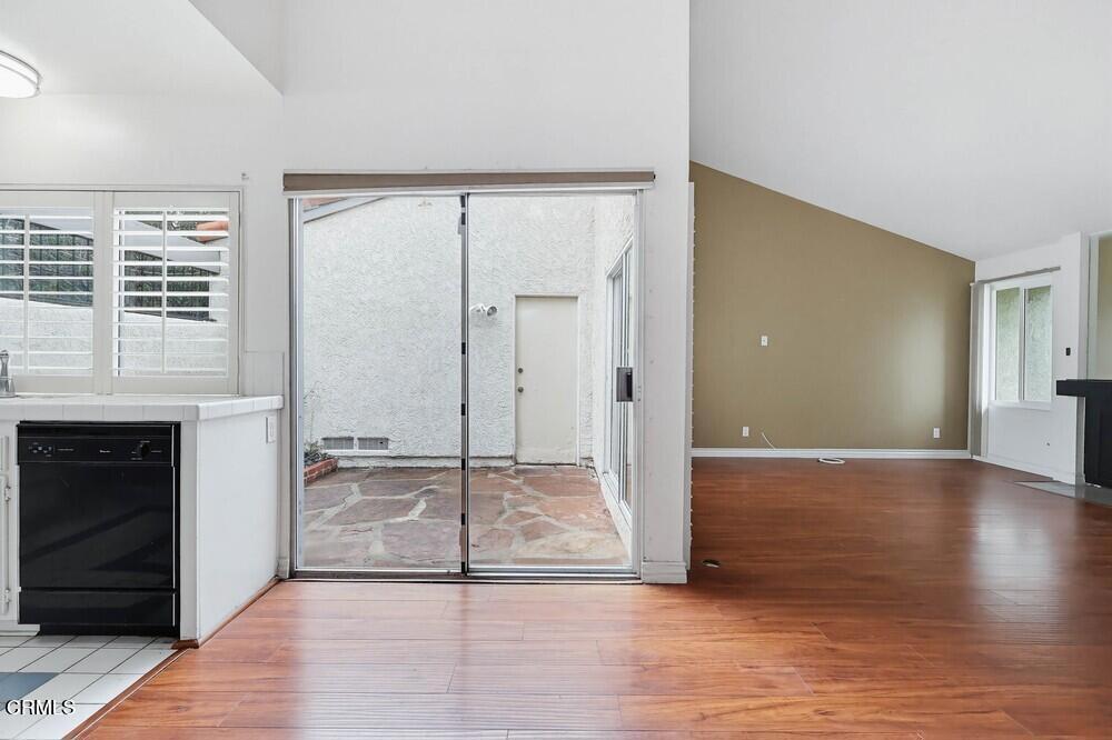 19509 Rinaldi Street, Unit 59 Porter Ranch, CA 91326 - Photo 16 of 47 19509-rinaldi-st-unit-59-016_web