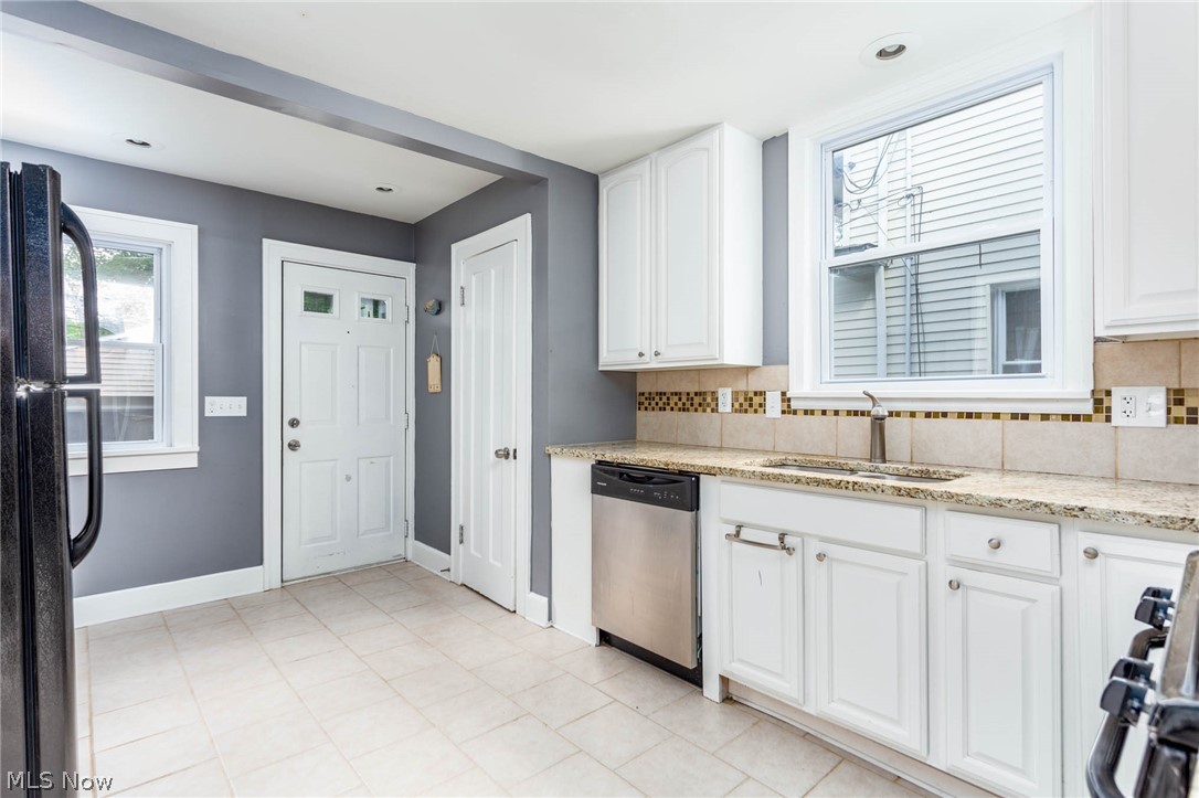 3478 Northcliffe Road Cleveland, OH 44118 - Photo 6 of 31
