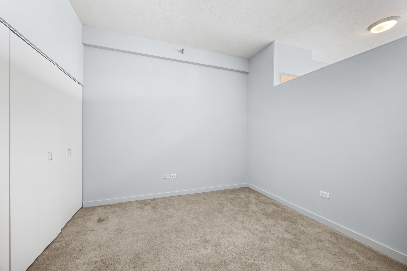 1720 South Michigan Avenue, Unit 2307 Chicago, IL 60616 - Photo 4 of 15 a view of an empty room