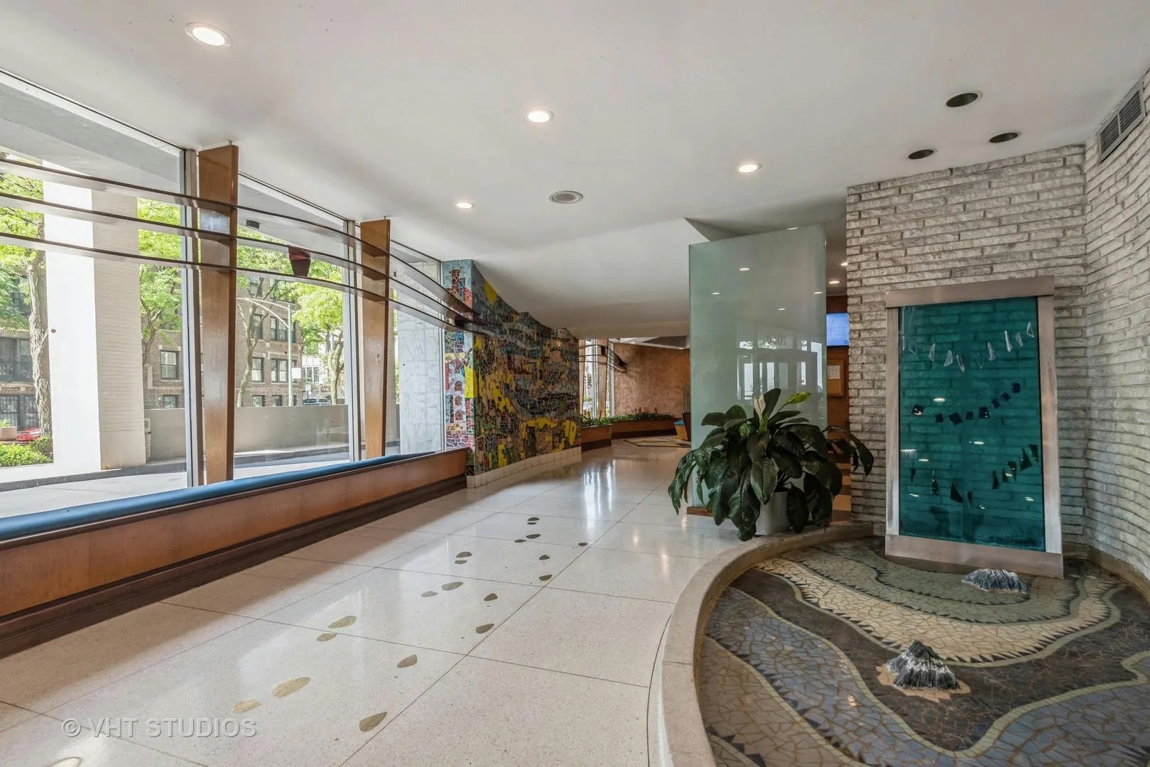 6301 North Sheridan Road, Unit 10R Chicago, IL 60660 - Photo 2 of 20