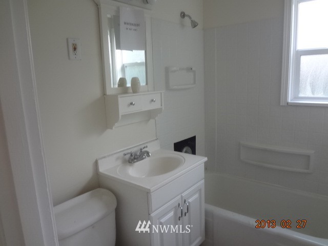 3103 Southwest Roxbury Street Seattle, WA 98126 - Photo 8 of 9 Gallery Image 8