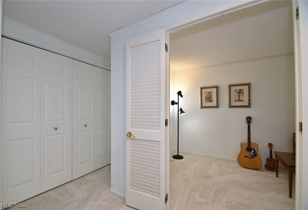 998 Som Center Road, Unit D1 Cleveland, OH 44143 - Photo 5 of 35 Gallery Image 5