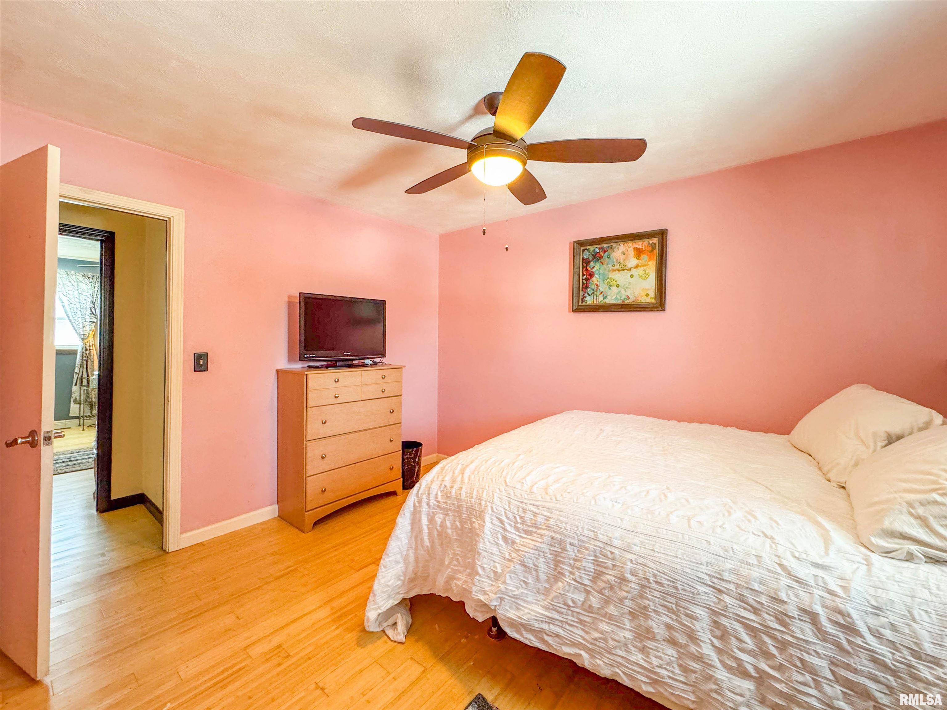 718 Taylor Street Morton, IL 61550 - Photo 17 of 32 Gallery Image 17