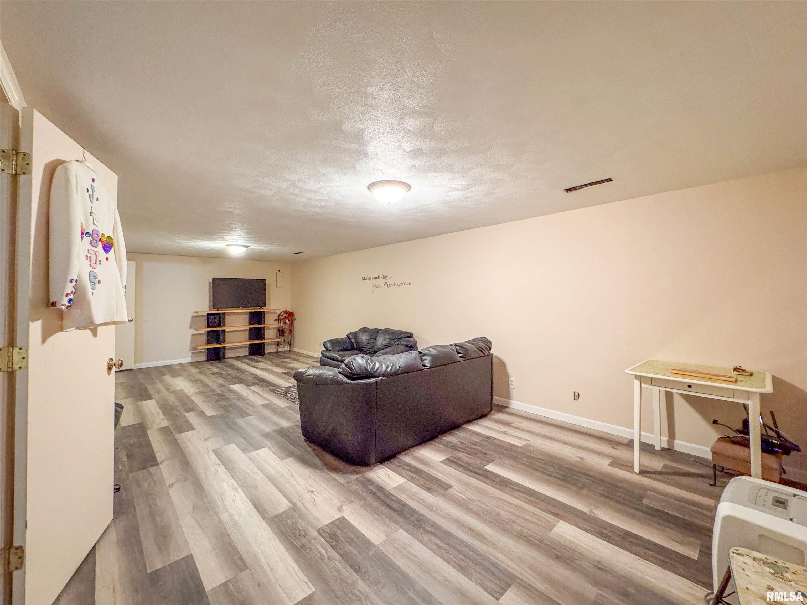 718 Taylor Street Morton, IL 61550 - Photo 24 of 32 Gallery Image 24