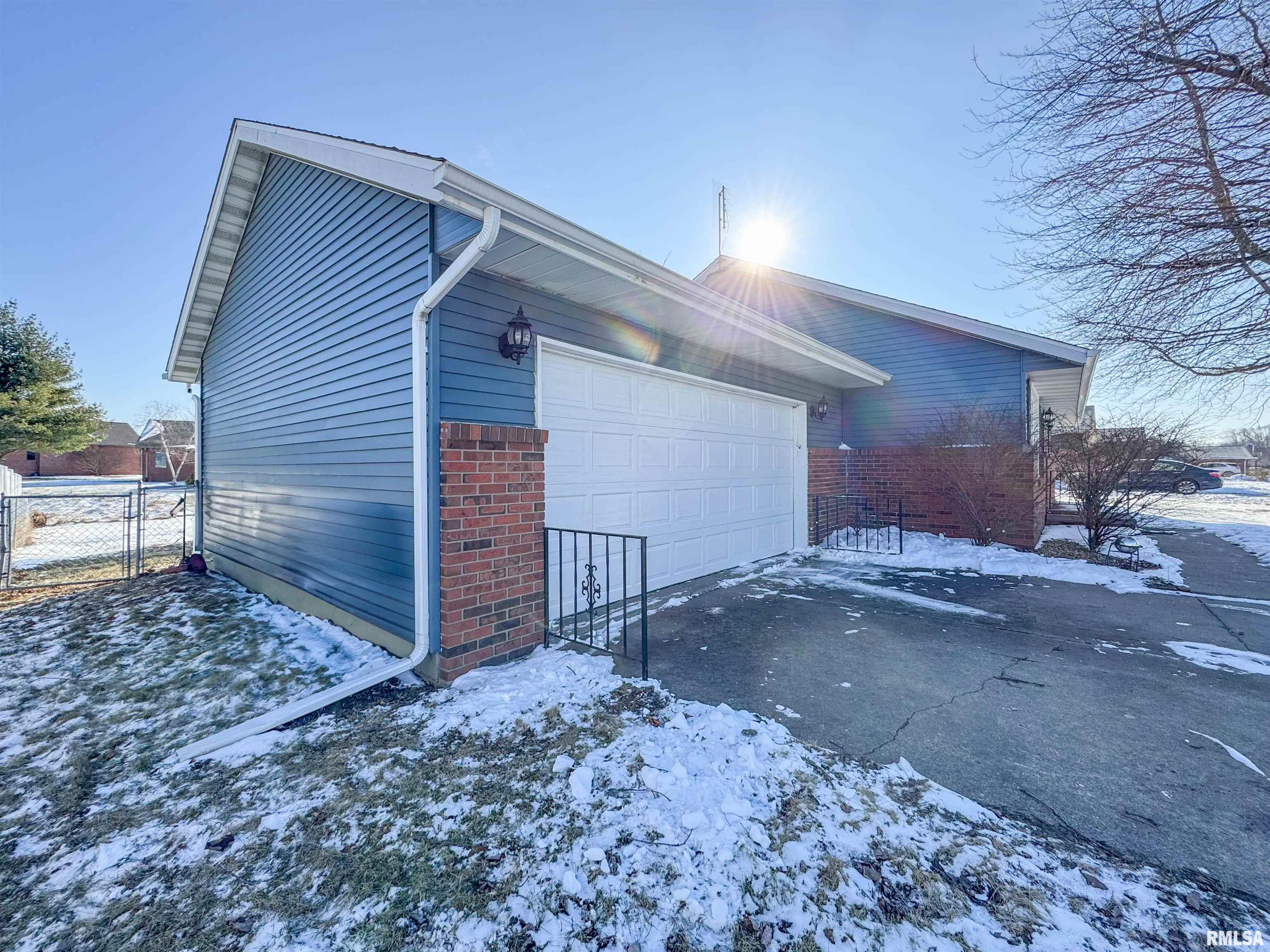 718 Taylor Street Morton, IL 61550 - Photo 3 of 32 Gallery Image 3