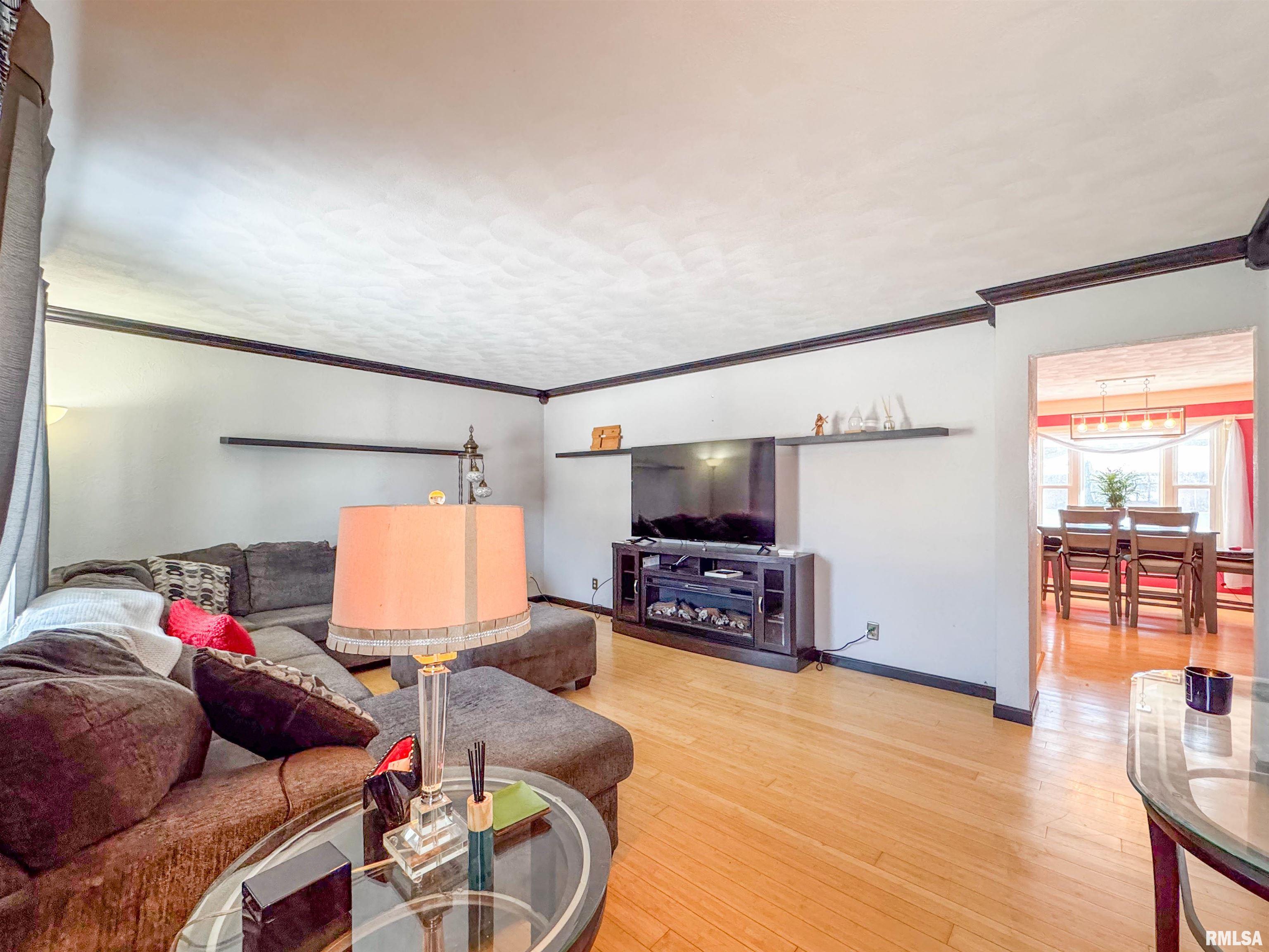 718 Taylor Street Morton, IL 61550 - Photo 4 of 32 Gallery Image 4