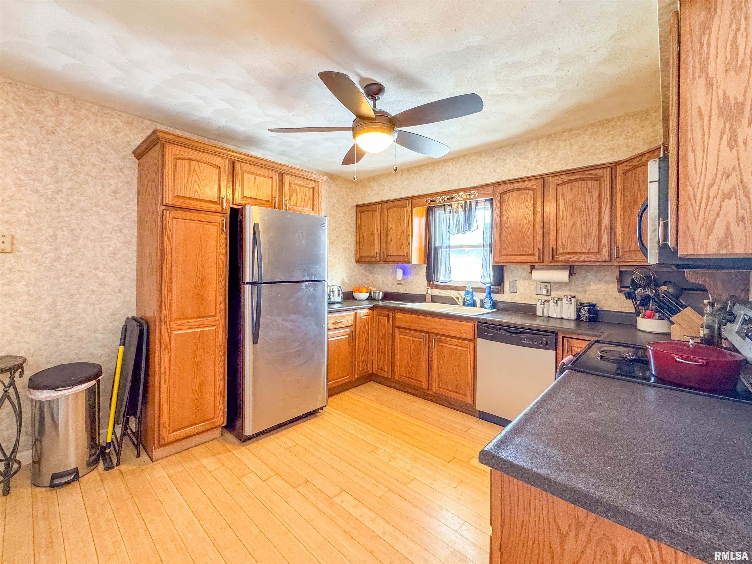 718 Taylor Street Morton, IL 61550 - Photo 7 of 32 Gallery Image 7