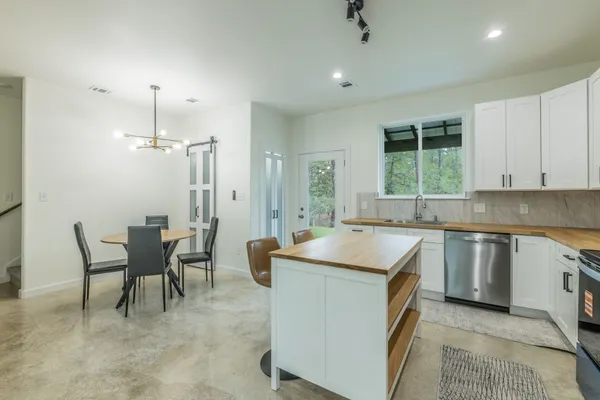 $309,900 | 157 Wainee Drive, Bastrop, TX 78602