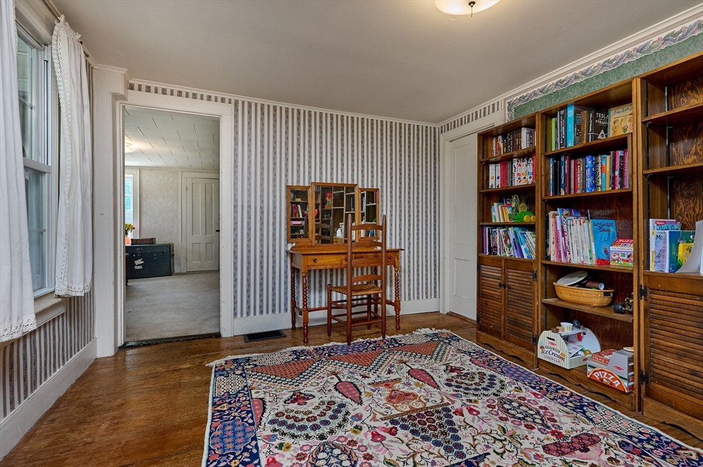 666 Montgomery Road Westfield, MA 01085 - Photo 20 of 42