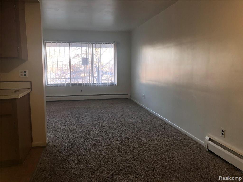 20231 Kelly Road, Unit 3 Harper Woods, MI 48225 - Photo 6 of 11 GetRetsMedia-5
