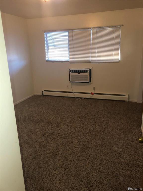 20231 Kelly Road, Unit 3 Harper Woods, MI 48225 - Photo 9 of 11 GetRetsMedia-8