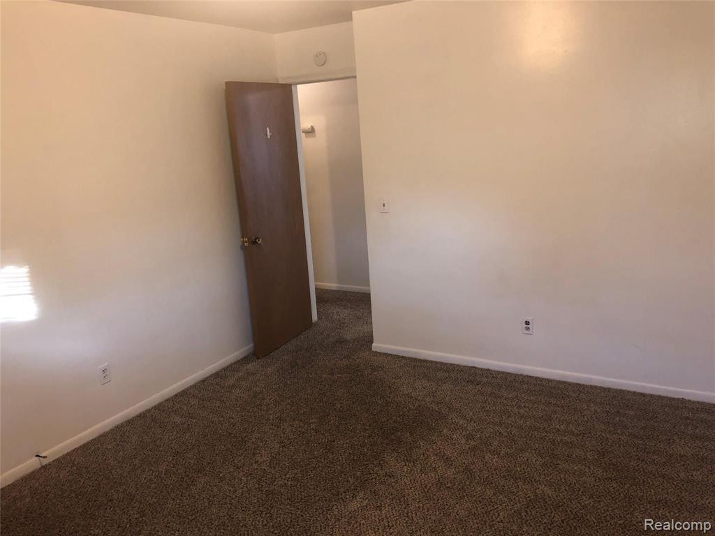 20231 Kelly Road, Unit 3 Harper Woods, MI 48225 - Photo 10 of 11 GetRetsMedia-9
