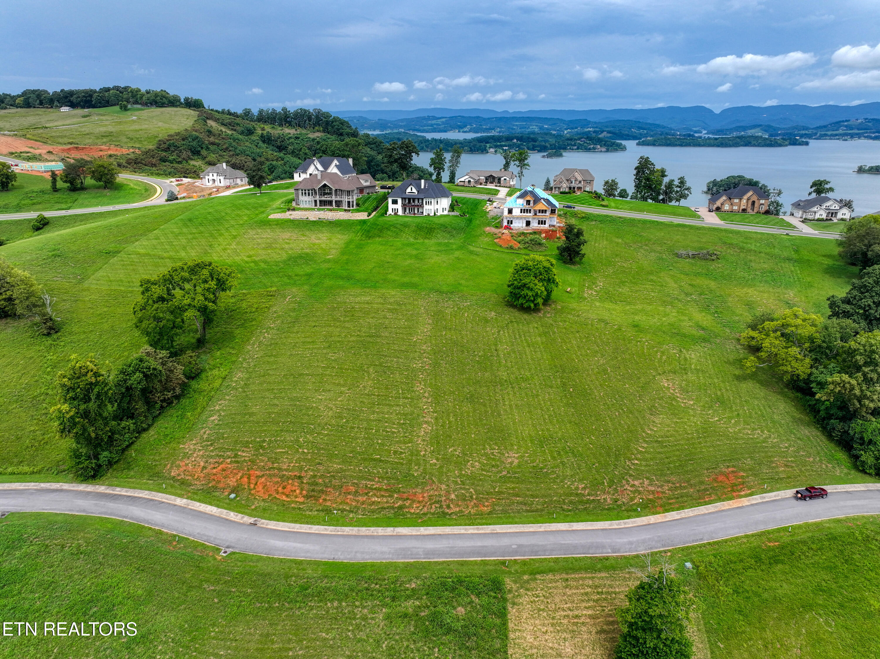 2447 Starboard Crest Road Morristown, TN 37814 - Photo 3 of 54 DJI_20240726014254_0059_D_10