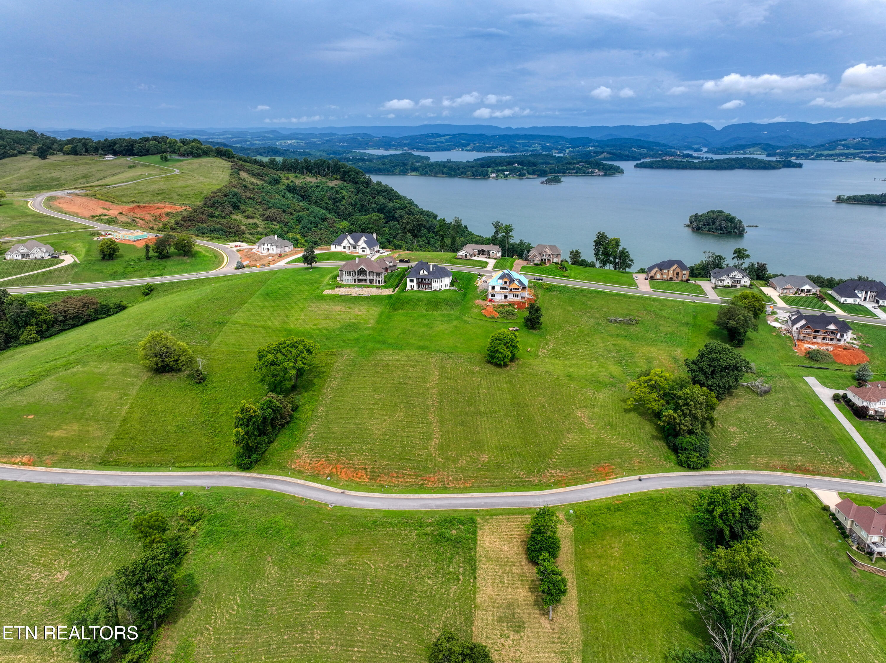 2447 Starboard Crest Road Morristown, TN 37814 - Photo 4 of 54 DJI_20240726014346_0064_D_11