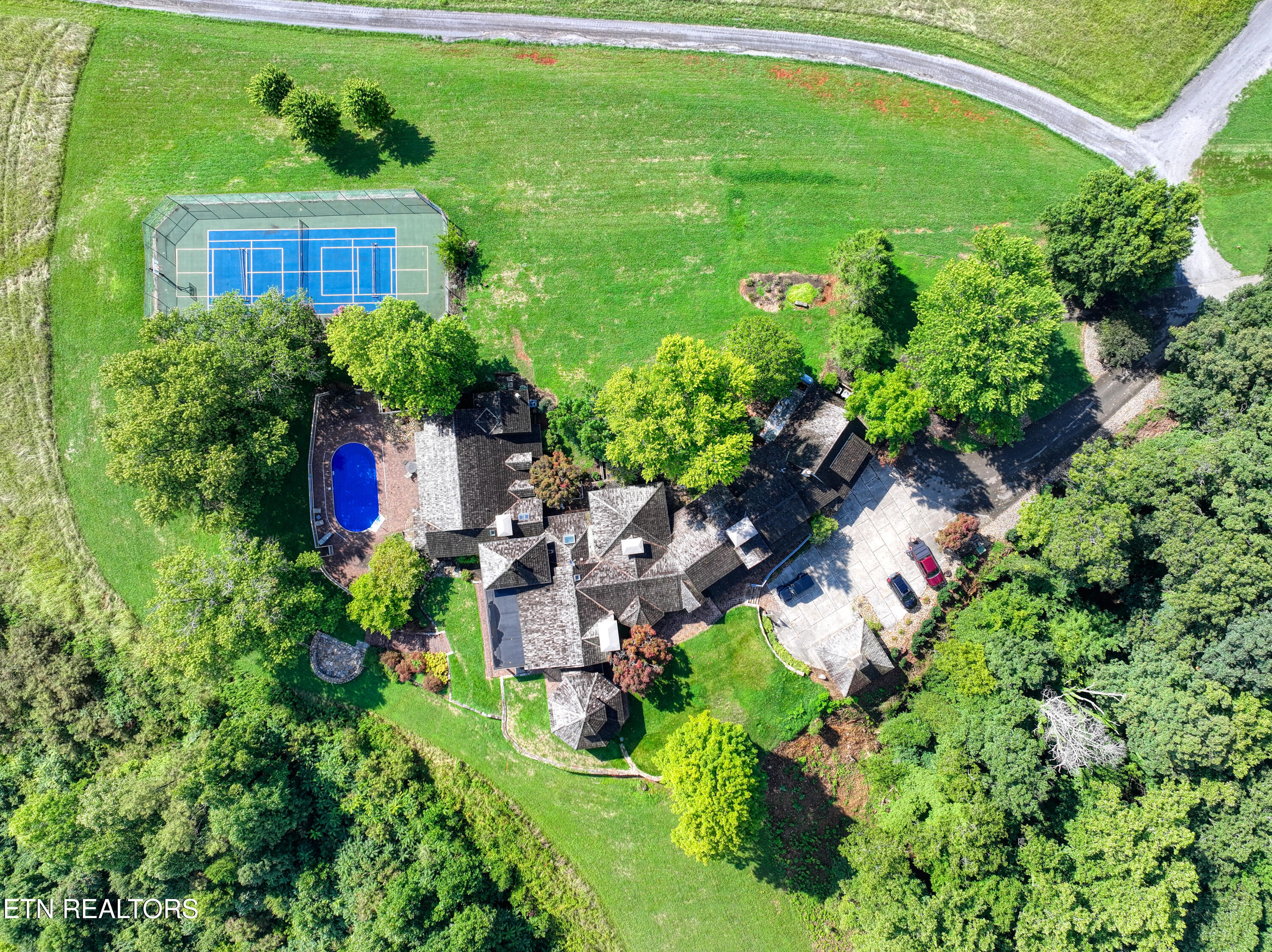 2447 Starboard Crest Road Morristown, TN 37814 - Photo 42 of 54 DJI_20240726004044_0023_D_4