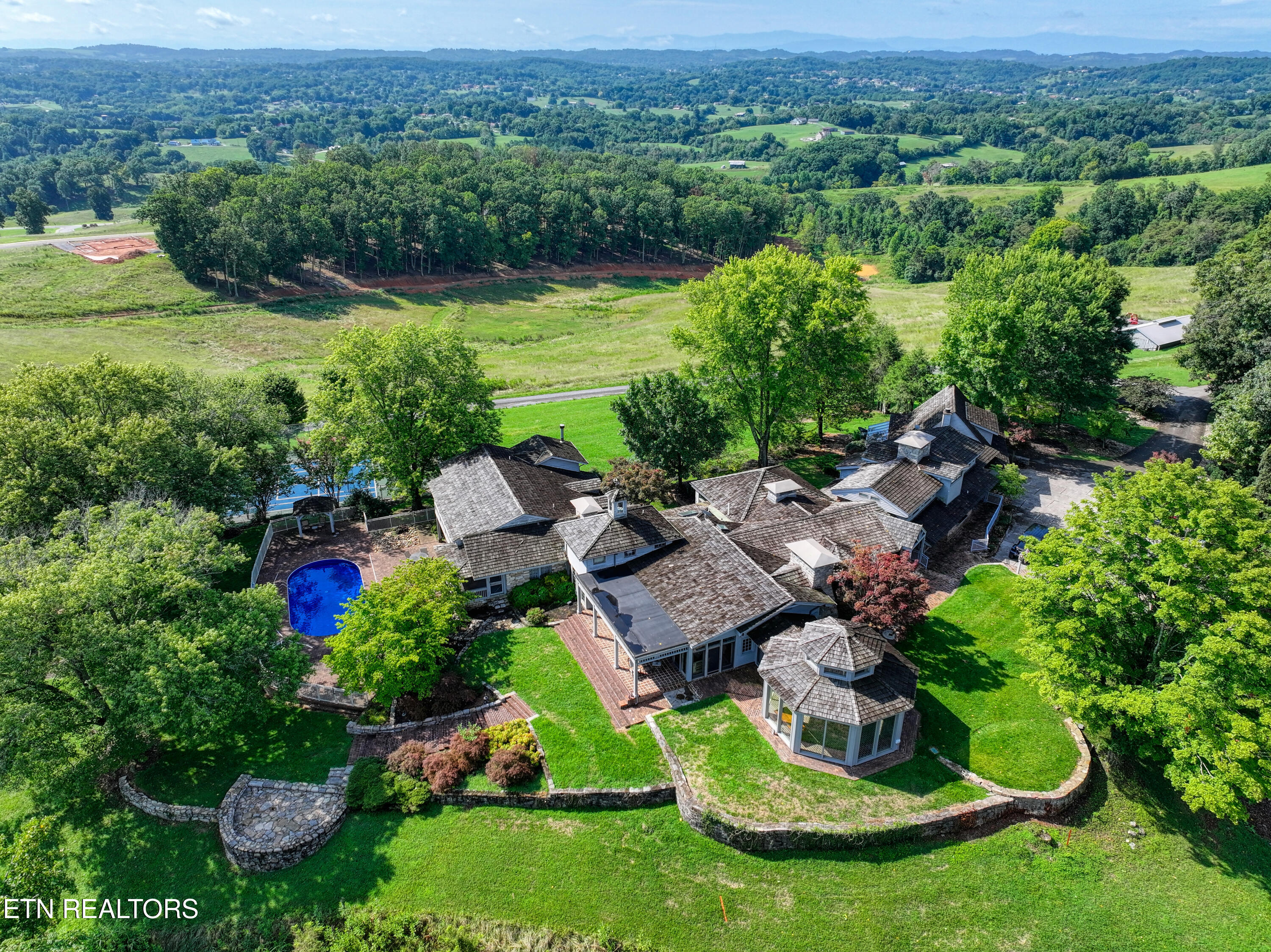 2447 Starboard Crest Road Morristown, TN 37814 - Photo 46 of 54 DJI_20240726004410_0047_D_8