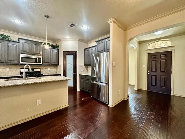 $2,500 | 5205 Glen Meadow Drive, Arlington, TX 76001