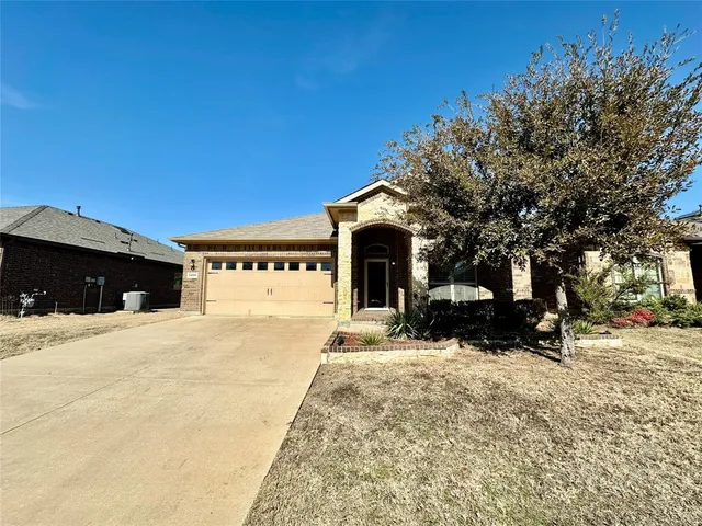 $2,500 | 5205 Glen Meadow Drive, Arlington, TX 76001