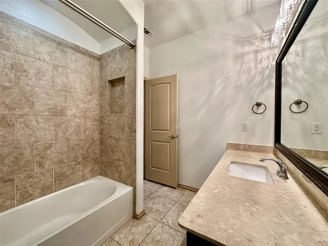 $2,500 | 5205 Glen Meadow Drive, Arlington, TX 76001