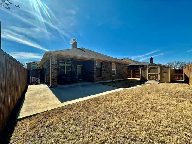 $2,500 | 5205 Glen Meadow Drive, Arlington, TX 76001