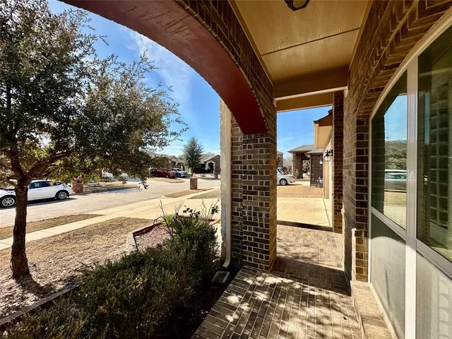 $2,500 | 5205 Glen Meadow Drive, Arlington, TX 76001