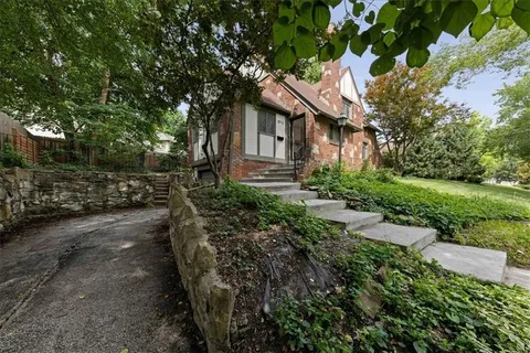 $470,000 | 6712 Linden Road, Kansas City, MO 64113