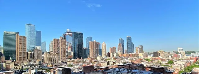 $888,000 | 350 West 50th Street, Unit 14C | Hell's Kitchen