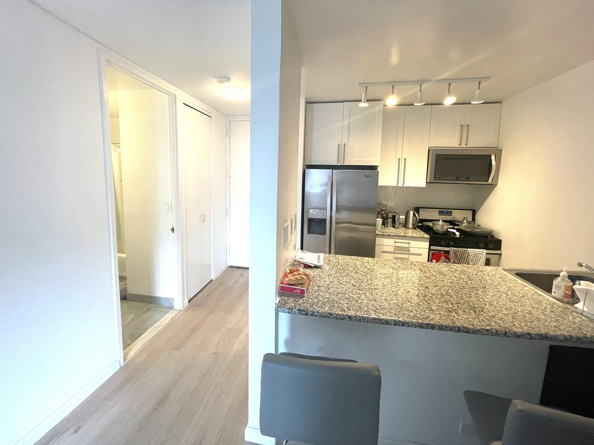 350 West 50th Street, Unit 14C Manhattan, NY 10019 - Photo 7 of 13