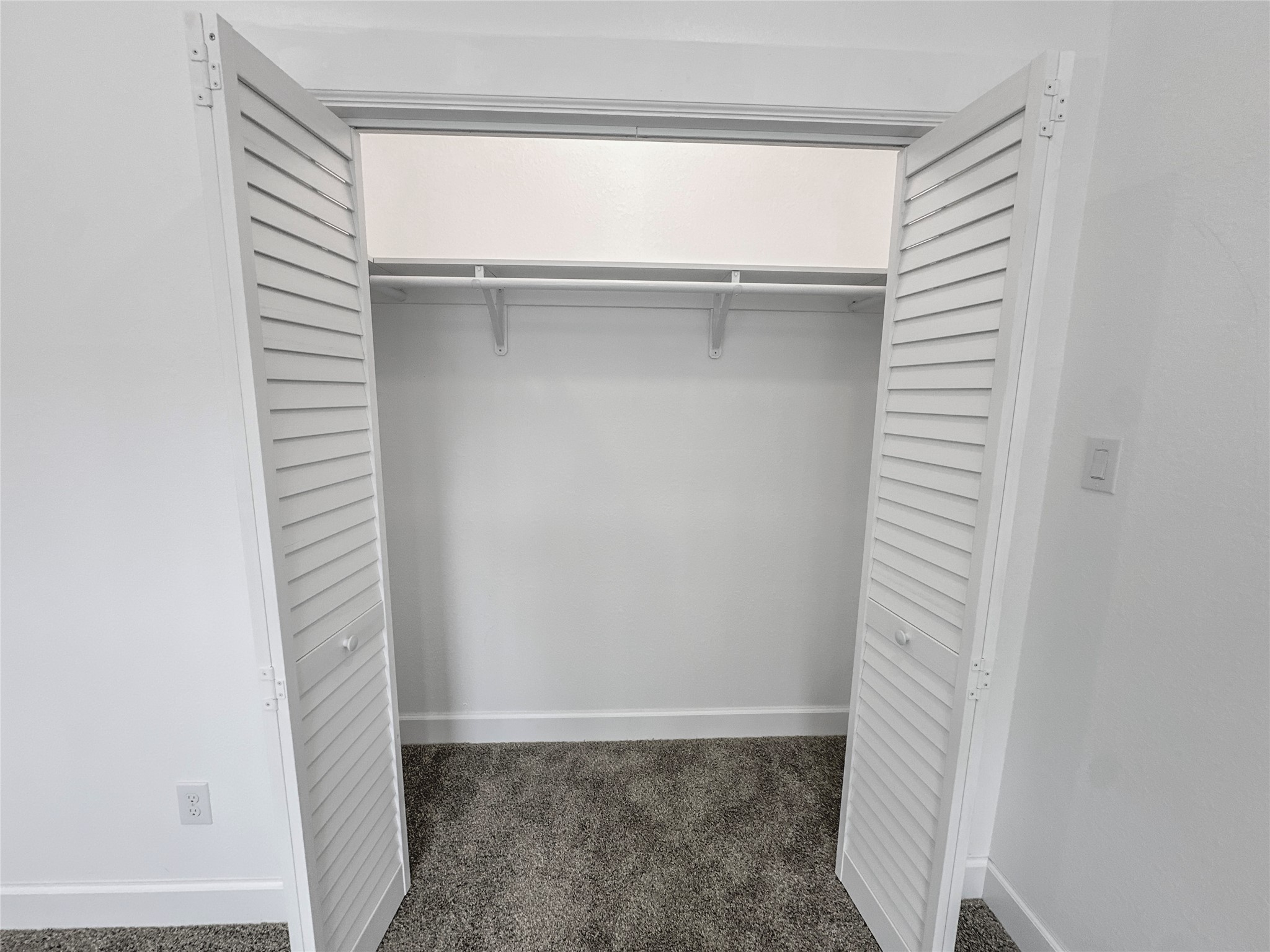 8141 Jeffery Street Houston, TX 77028 - Photo 19 of 27 a view of closet